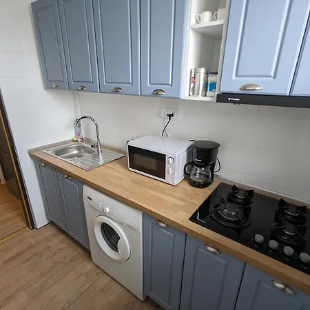 Old Town Apartment *