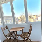 Old Town Apartment *